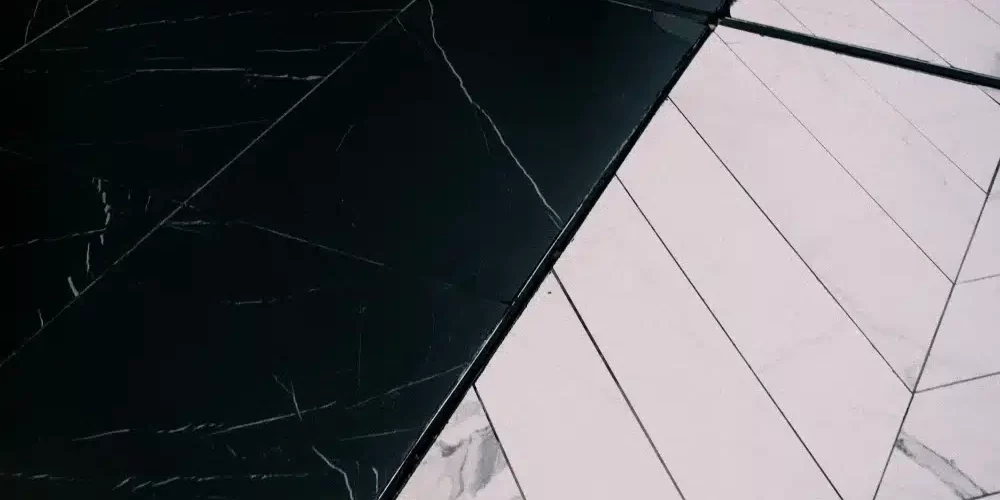 สร้างพื้นบ้านปลอดภัย เดินสบาย หมดกังวลปัญหากระเบื้องบาดเท้า