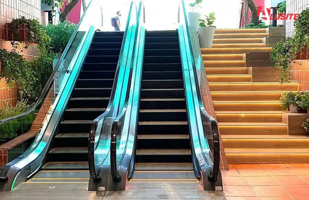 ไฟซ่อนบันไดด้วยจมูกบันได LED