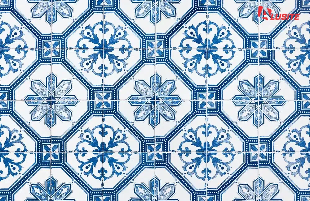 3. กระเบื้องลายโบราณ