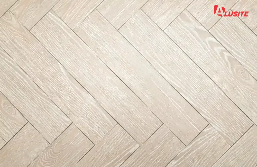 7. กระเบื้องลายก้างปลา