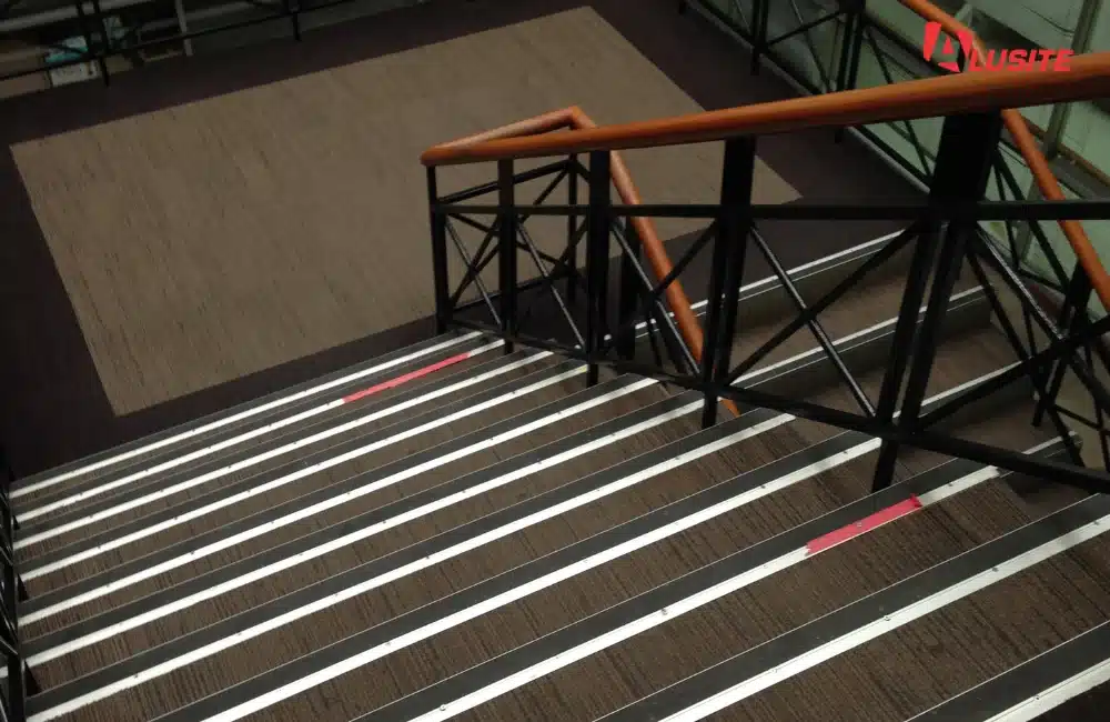 ผลงานการติดตั้งคิ้วจมูกบันไดกันลื่น 4