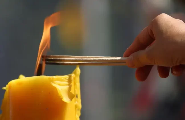 จุดธูปขอขมาเจ้าที่กี่ดอก วิธีไหว้เสริมสิริมงคลถูกต้อง