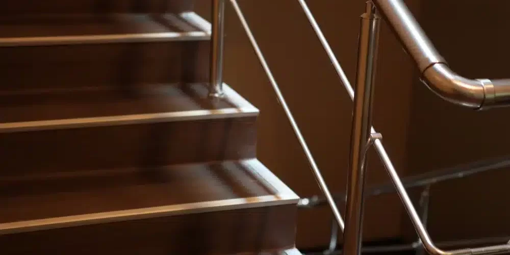 จมูกบันได คืออะไร ควรเลือกแบบไหนดี