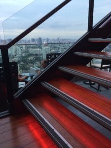 Aluminum stair nosing in Alusite