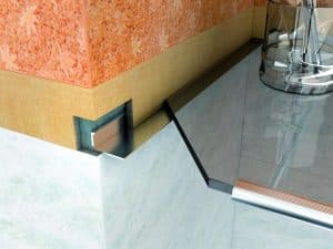 คิ้วกระเบื้องเหลี่ยม Alusite