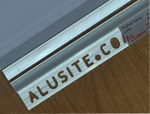 คิ้วกระเบื้อง-Alusite